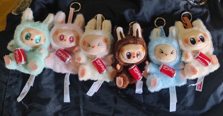 Игрушка фигурка-брелок Labubu Лабубу Кока-Кола 12-14см, цвет и модель ассорти - сюрприз 7290